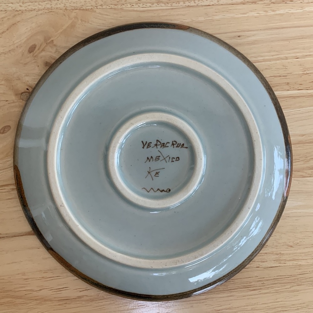 Ken Edwards Mexican Stoneware pottery brown 3 flowers plate light blue brown - Picture 3 of 4